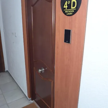 Beethoven Luxury Πανσιόν 3*
